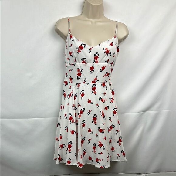 Row A red and white floral fit and flare sundress size large EUC smocked back - Picture 1 of 12